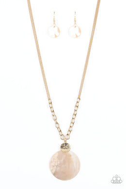 A TOP-SHELLER - GOLD NECKLACE