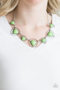 MAKE A POINT - GREEN NECKLACE