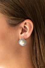 Load image into Gallery viewer, FRONTIER-RUNNER - WHITE EARRING