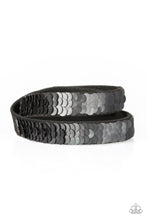 Load image into Gallery viewer, UNDER THE SEQUINS - BLACKGOLD URBAN BRACELET