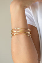 Load image into Gallery viewer, SHOWSTOPPING SHEEN - GOLD BRACELET