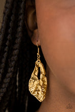 Load image into Gallery viewer, CAVE CAVALIER - GOLD EARRING