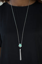 Load image into Gallery viewer, THE GLOW SHOW - GREEN NECKLACE
