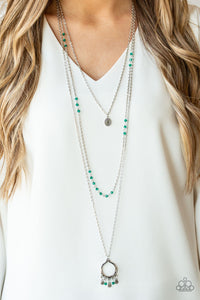 TREASURES AND TRINKETS - GREEN NECKLACE