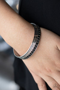 FLAWLESS FLAUNTER - BLACK BRACELET