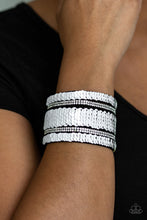 Load image into Gallery viewer, MERMAID SERVICE - WHITE/ IRRIDESCENT URBAN BRACELET