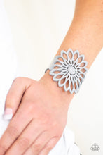 Load image into Gallery viewer, WILDLY WILDFLOWER - SILVER BRACELET