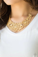 Load image into Gallery viewer, PETUNIA PARADISE - GOLD NECKLACE