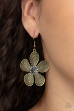 Load image into Gallery viewer, FRESH FLORALS - BRASS EARRING