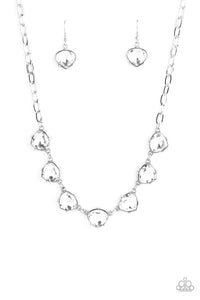 STAR QUALITY SPARKLE - WHITE NECKLACE
