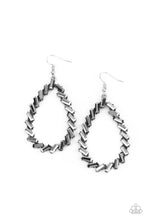 Load image into Gallery viewer, STRIKING RESPLEDENCE - SILVER EARRING