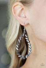Load image into Gallery viewer, STRIKING RESPLEDENCE - SILVER EARRING