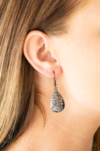 NEW NOUVEAU - BLACK EARRING