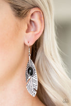 Load image into Gallery viewer, QUILL THRILL - BLACK EARRING