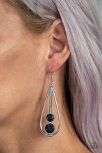 Load image into Gallery viewer, NATURAL NOVA - BLACK EARRING