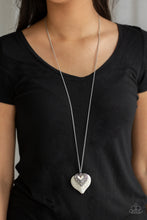 Load image into Gallery viewer, SOUTHERN HEART - WHITE NECKLACE