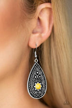 Load image into Gallery viewer, SUMMER SOL - YELLOW EARRING