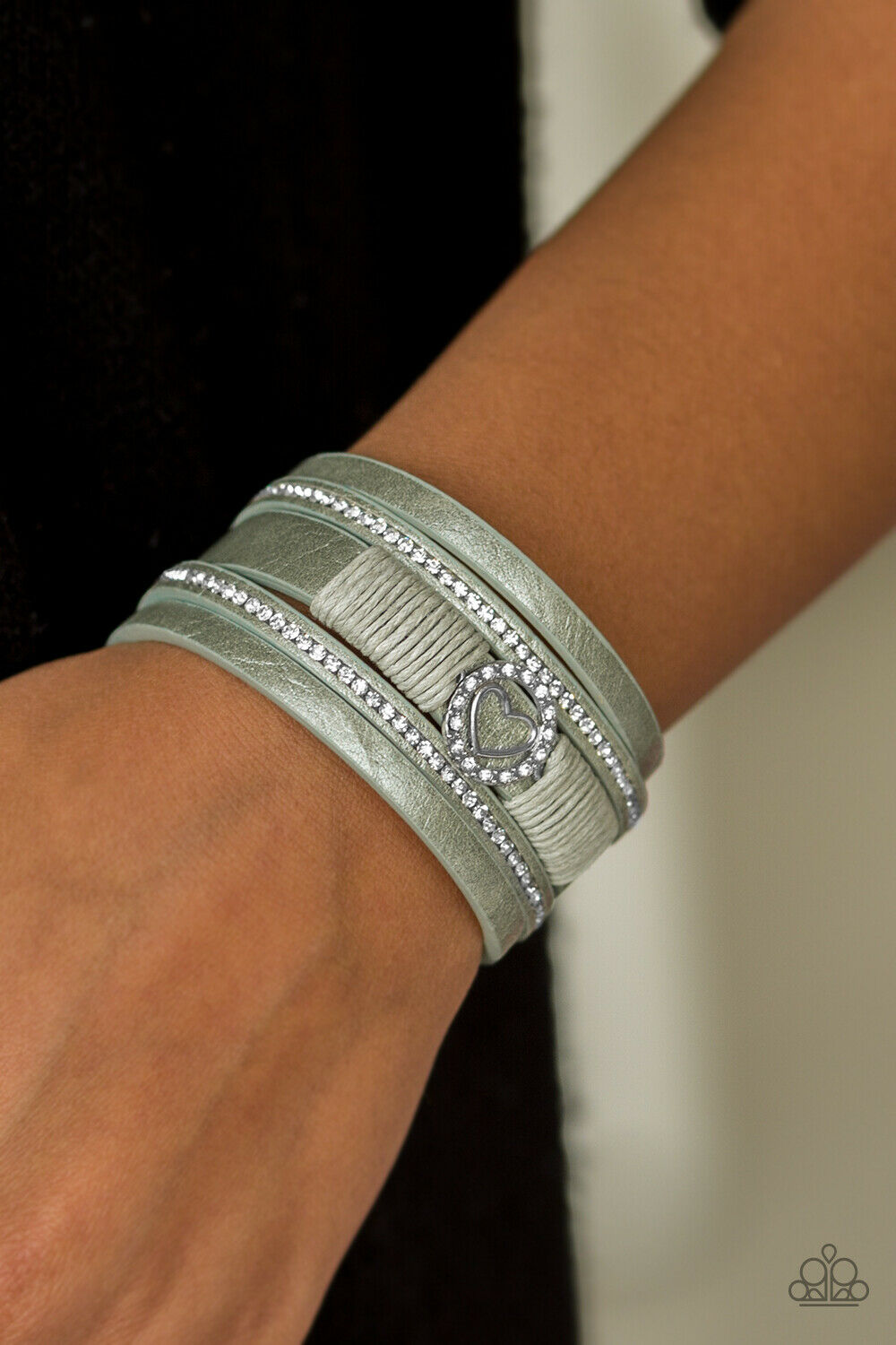 IT TAKES HEART - GREEN URBAN BRACELET