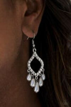 Load image into Gallery viewer, DIVINELY DIAMOND - SILVER EARRING