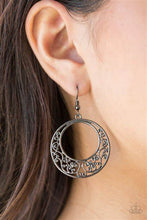Load image into Gallery viewer, NEWPORT NAUTICAL - BLACK EARRING